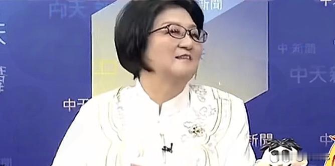 雷倩：台湾岛跟海南岛是中国最大的两个岛。爱国学者、台湾知名时事评论员雷倩最近