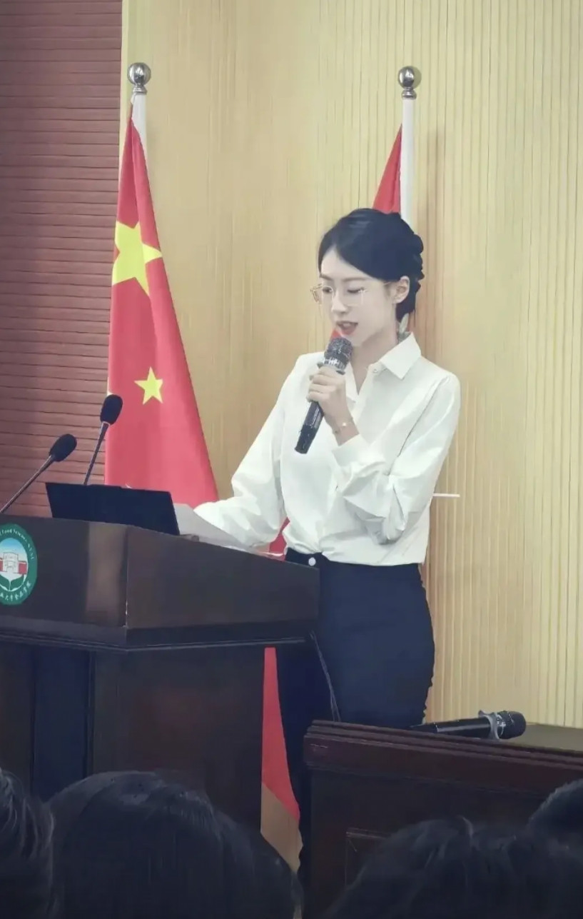 这种长相算不算美女？