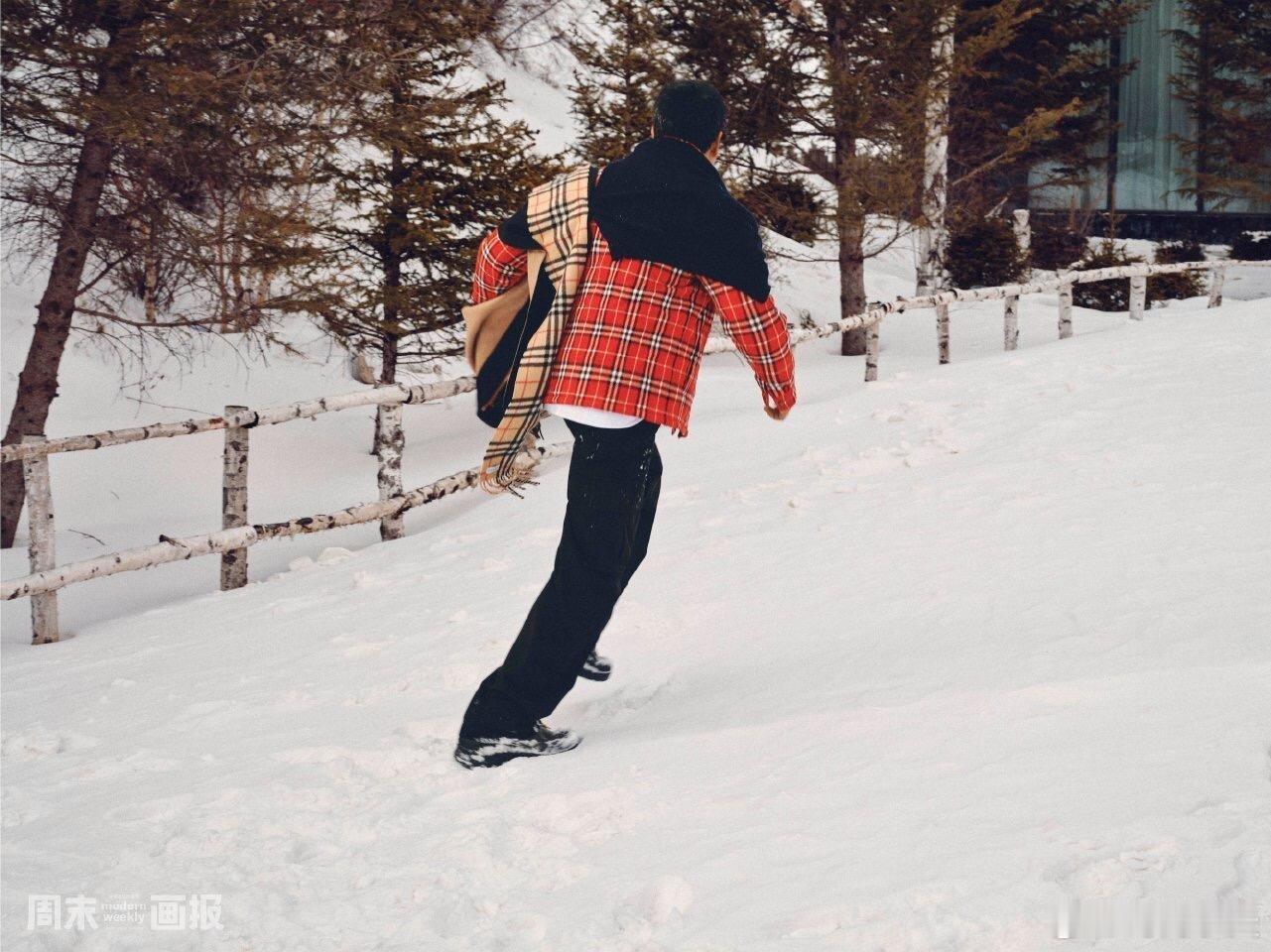 陈坤生日刊封面陈坤周末画报生日刊雪中封面，70后门面。