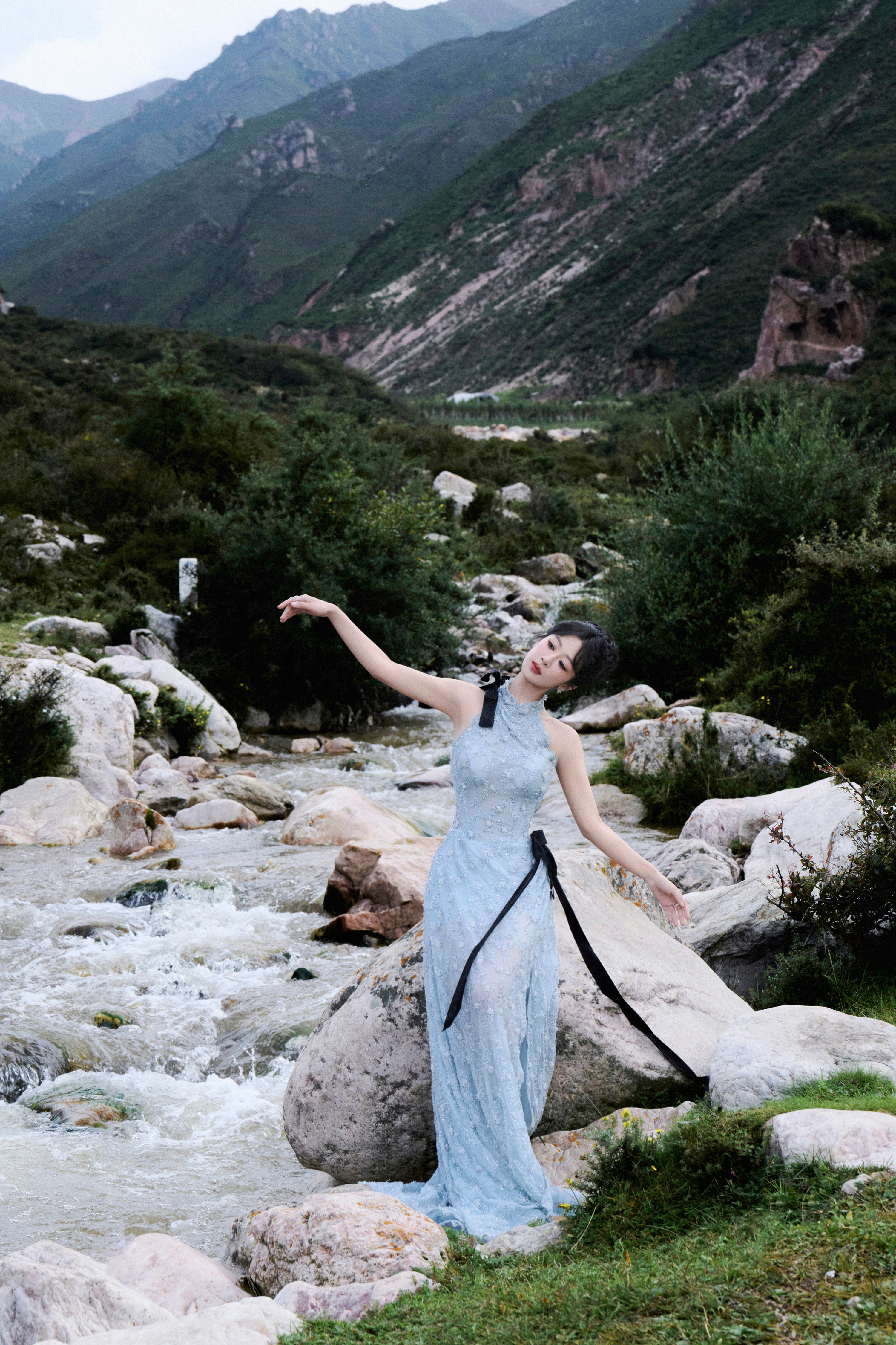 杨紫让世界看到女性的魅力杨紫晚安