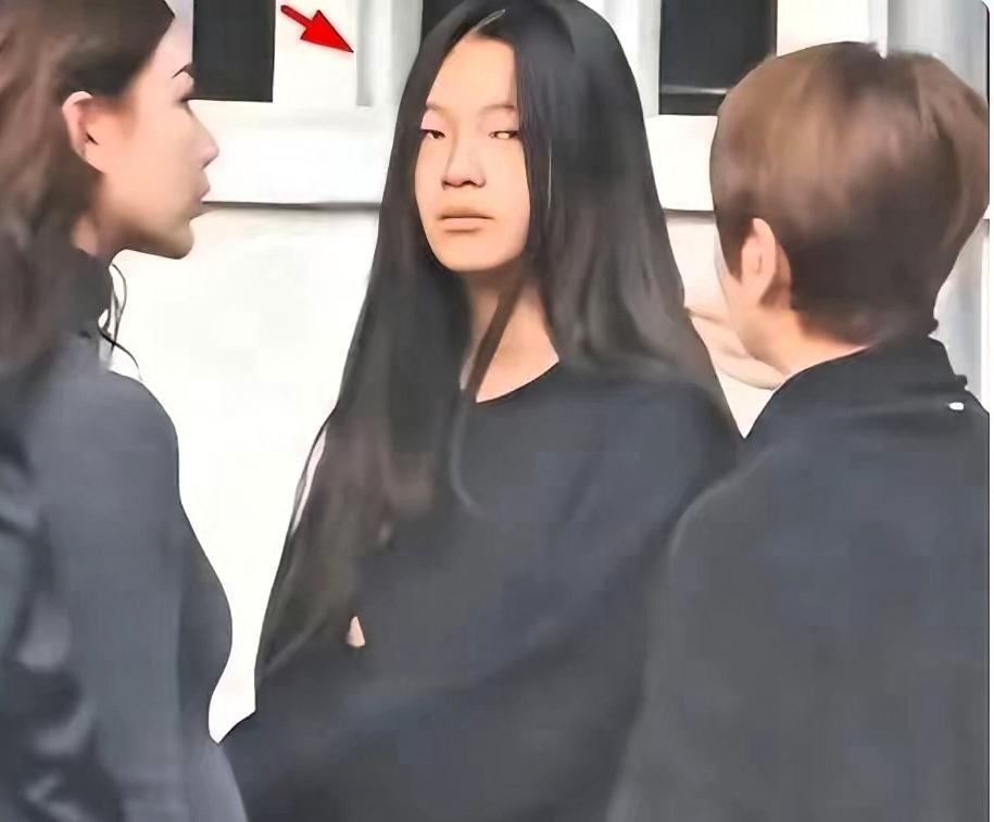 过去大家都觉得，继母进门，要讨好孩子，才能得宠，那是老想法，谁都这么说，媒体也绑