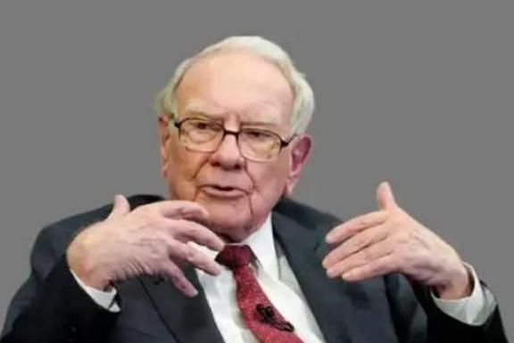 95岁巴菲特退休爆预言：“美日会更强大”！人们在猜“咋不提中国”时，没成想他关于