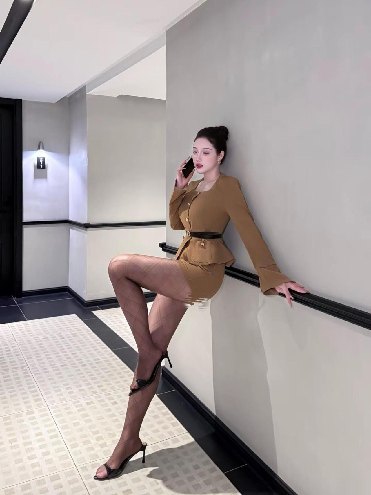 🤎摩卡棕。氛围感大长腿穿搭拍照
