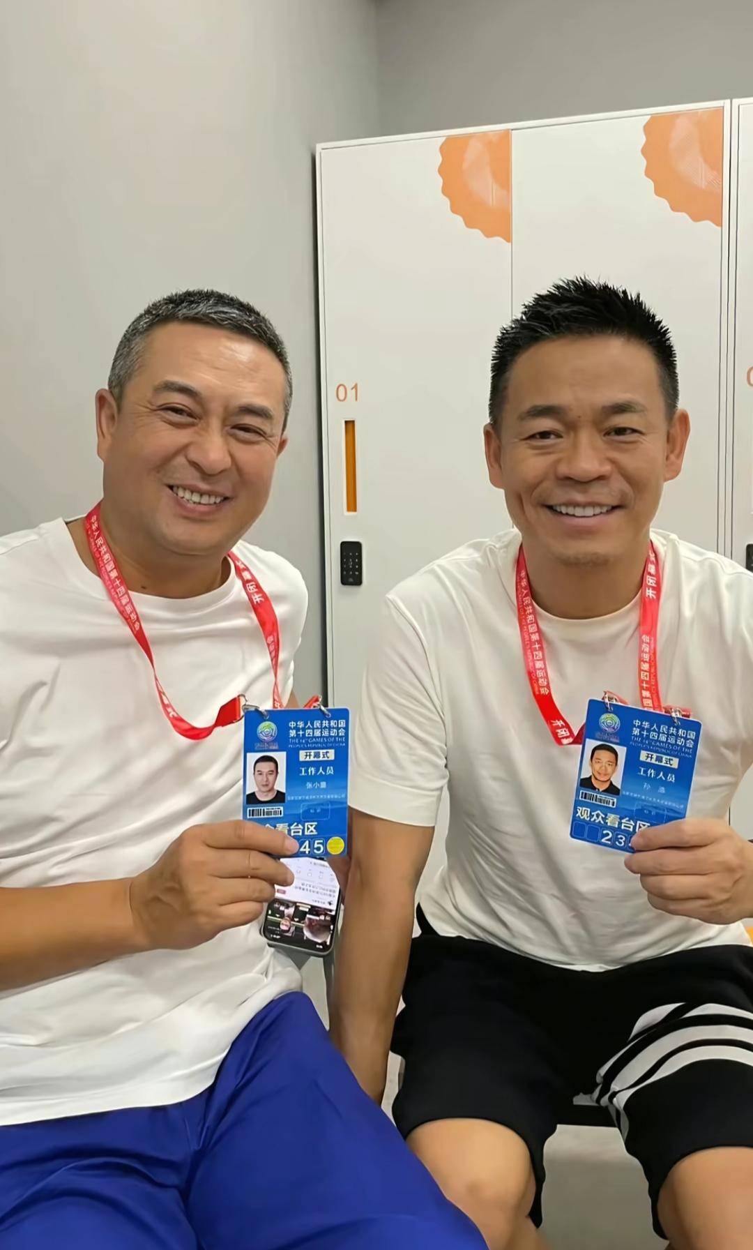 演员张嘉译说，每次和孙浩出去吃饭，都是孙浩买单。‌菜只要一上桌，孙浩就