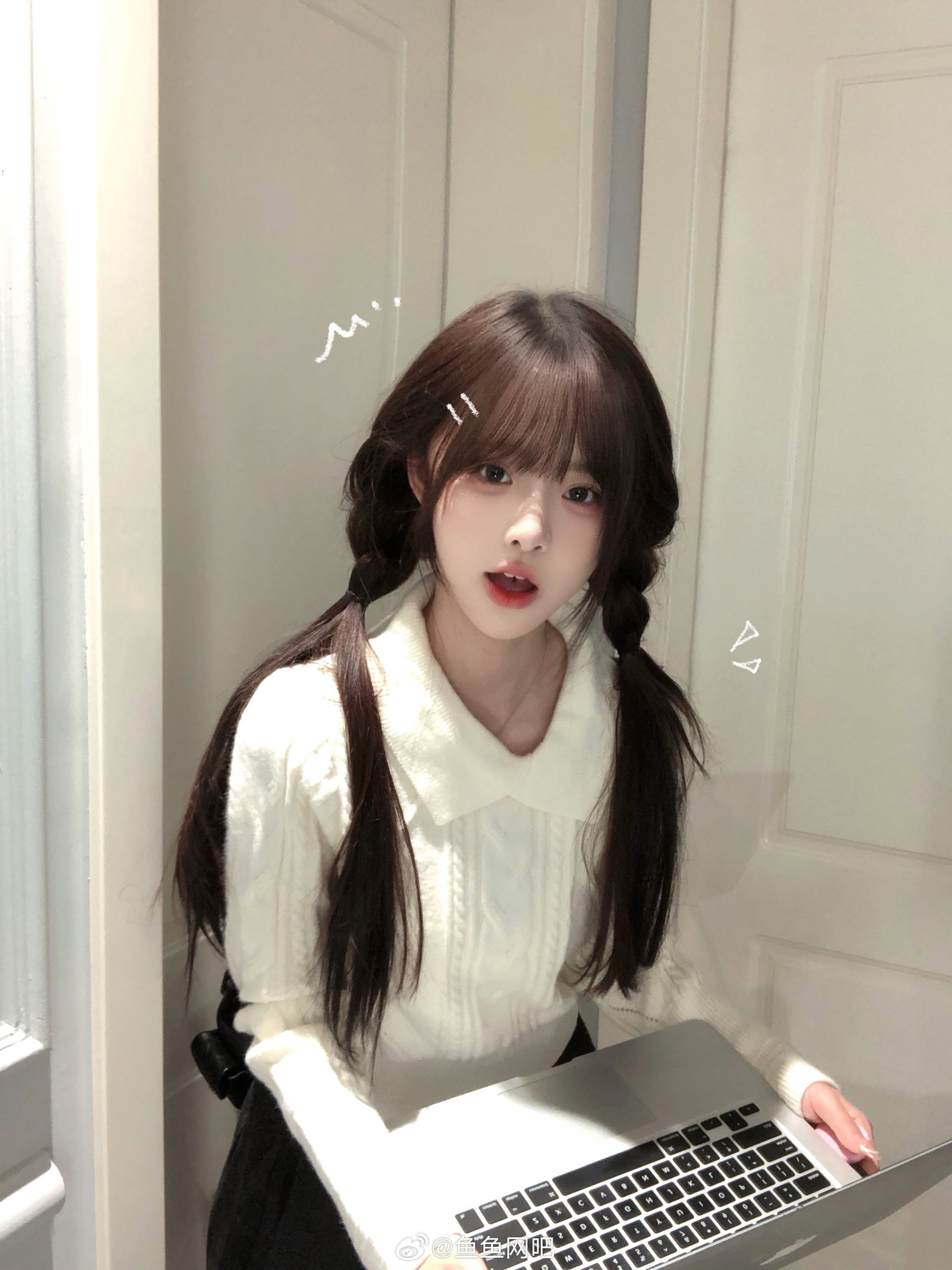 你为啥不能陪我玩一下呀‎(。O⩊O。)为啥(˙˾˙)？为啥(ㆆωㆆ)？为