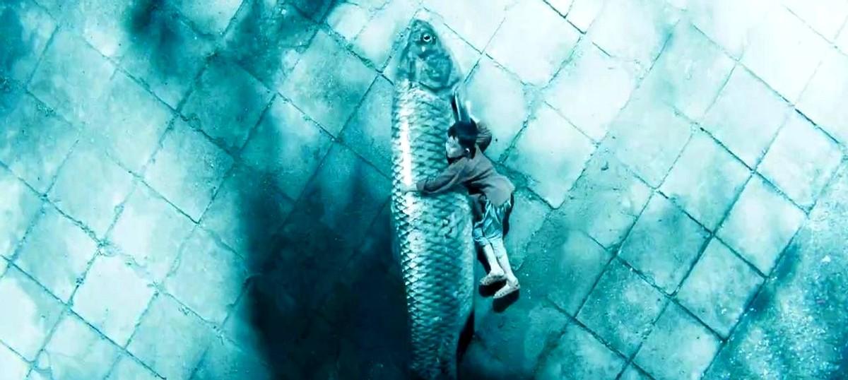 “别走”两个字，能杀人。《树影迷宫》里，田浩把离开胡同的姑娘挨个送走，用的是