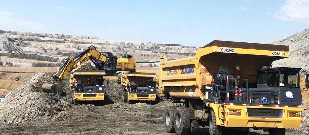 2006年，美国凯雷集团打算出资收购徐工机械的控股权。这笔3.85亿美元的交