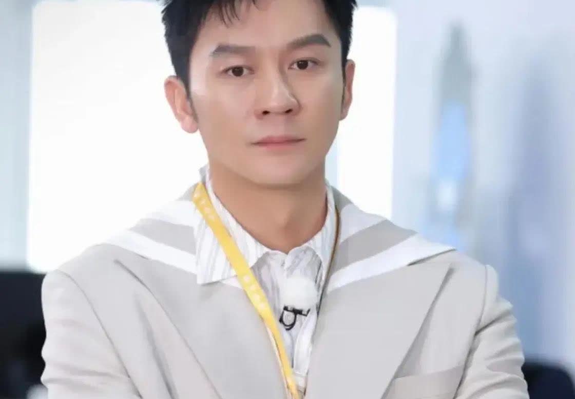 李晨，该做的事一样没做，没结婚，没成家，没孩子，现在都46岁了。