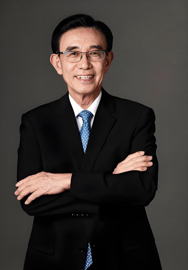 比芯片断供更可怕？中国物理博士尹志尧指出："美国的芯片专家基本上都是华人"；63