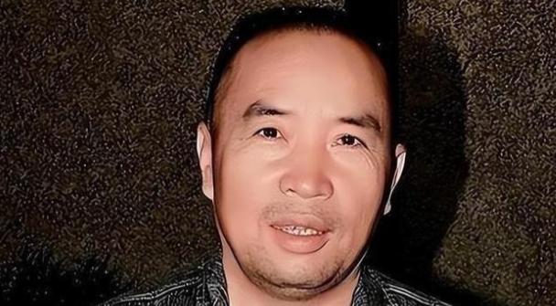 1999年，专案组抓捕赖昌星，没想到有人做内鬼通知赖昌星逃到加拿大，经排查，这个