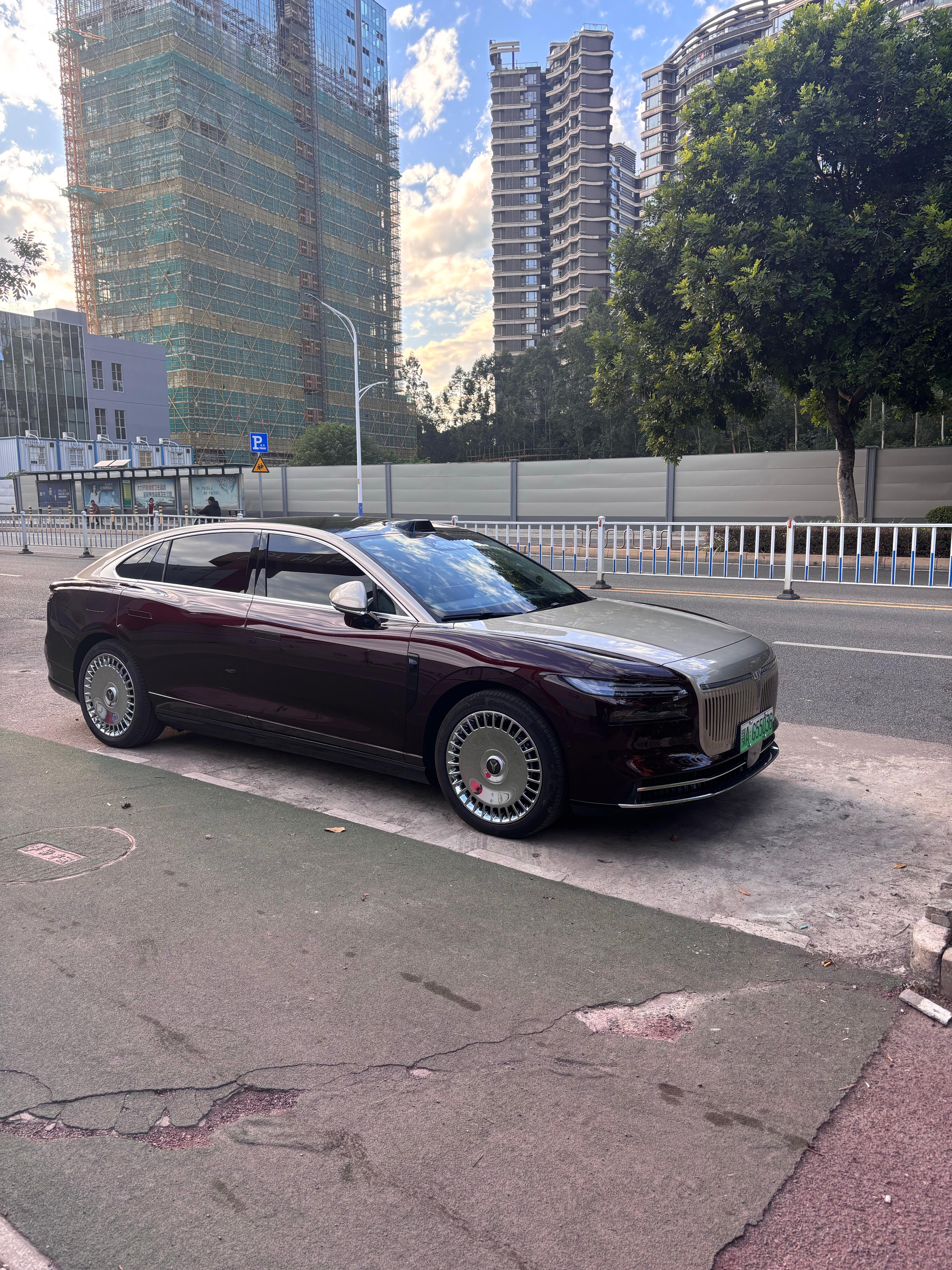 我有预感这车要卖爆啊路边看到一台，太特么帅了