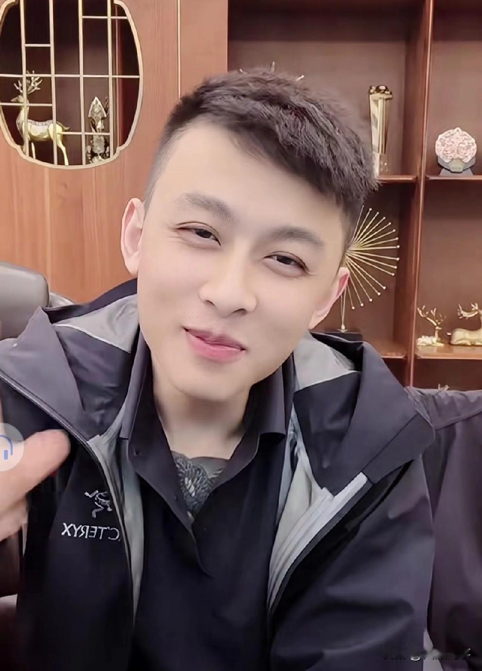 洋洋洋赌命上手术台，自述二次开颅手术经历！洋洋洋给粉丝看