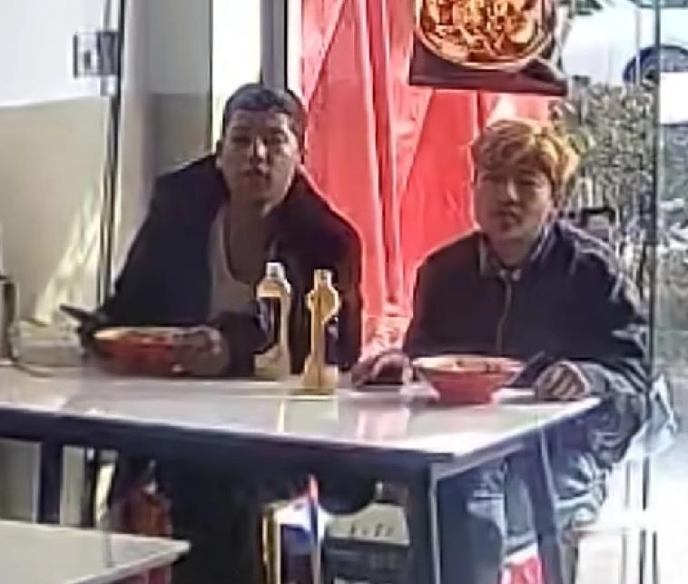 开饭店一定不要考验人性浙江一家小饭店最近来了三个小伙子，吃完饭后看饭店就一个人