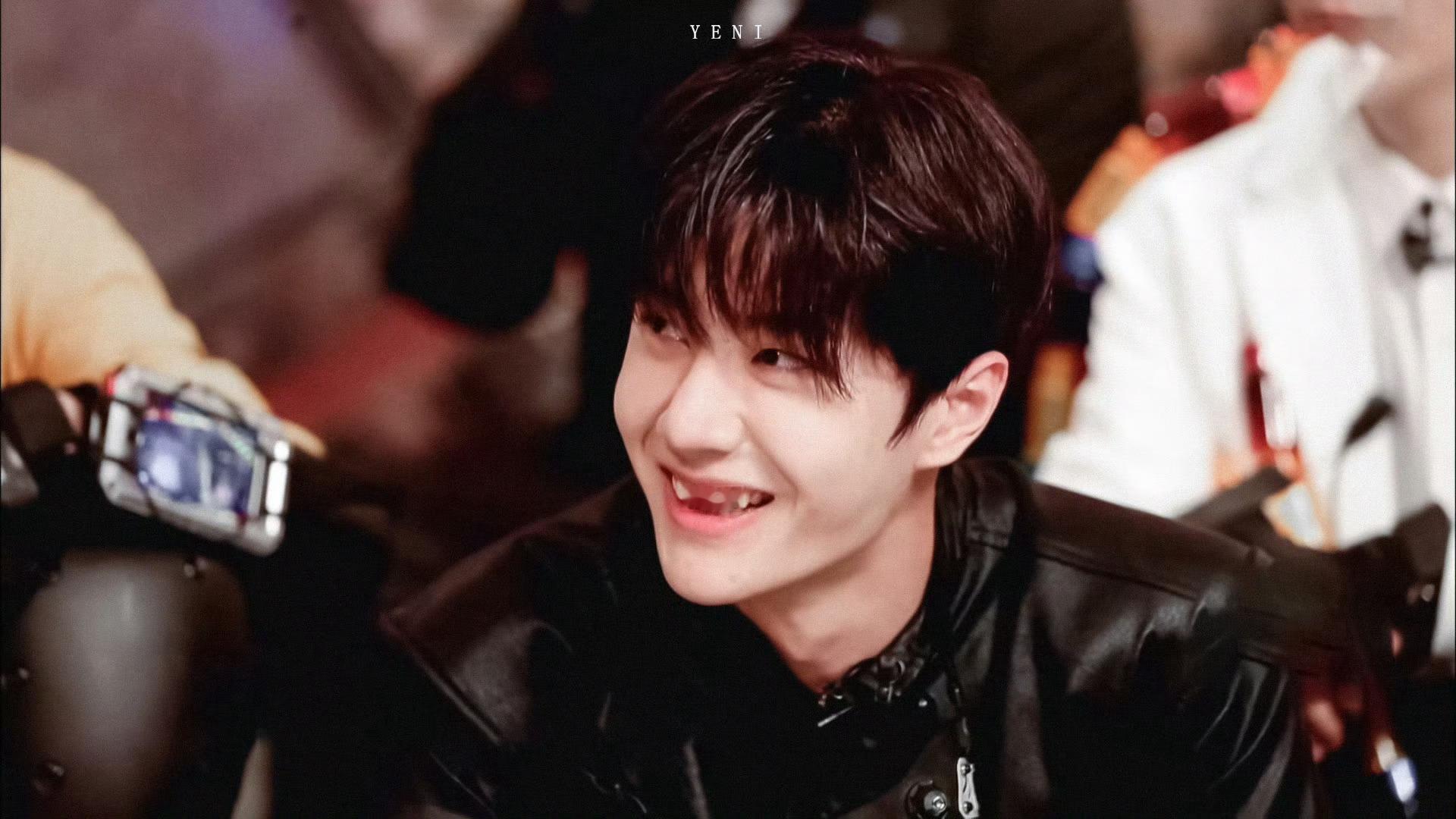 帅到爆，遇到这种NPC，我会变成NPC追着他跑王一博​​​