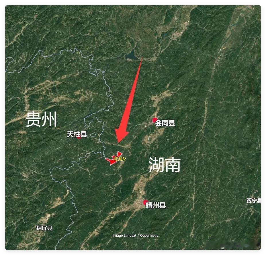 贵州这个乡镇，去自己县城必须“出省”。在中国，有一个地方，你每天出门买菜、逛