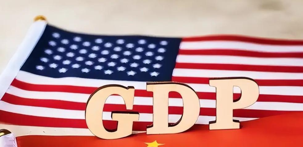 美国的数据造假有多严重？为了不让中国超越，美国人均都干到八万多美金了，他自己