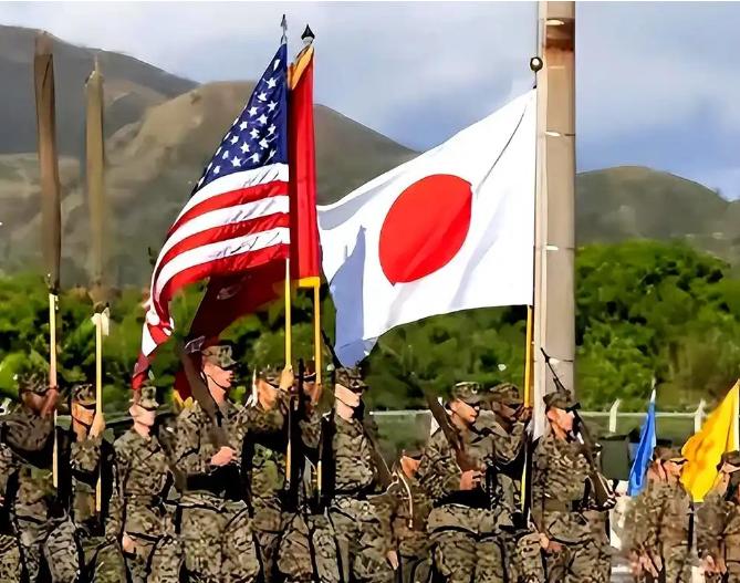 日本是否想要先开第一枪似乎很好判断出来，驻日美军撤离便是一个十分明显的信号，如果