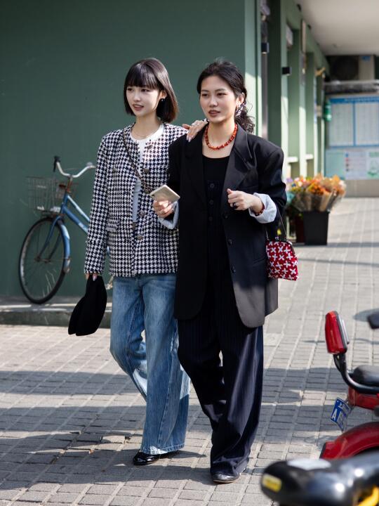 上海街拍|随性又时髦的街拍女孩👭