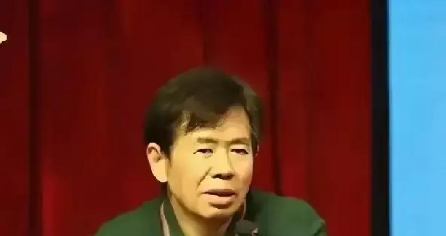 戴旭直播把打赏关了，之前收的钱全捐了，账本直接甩网上。他撂下一句话：想谈可以，把