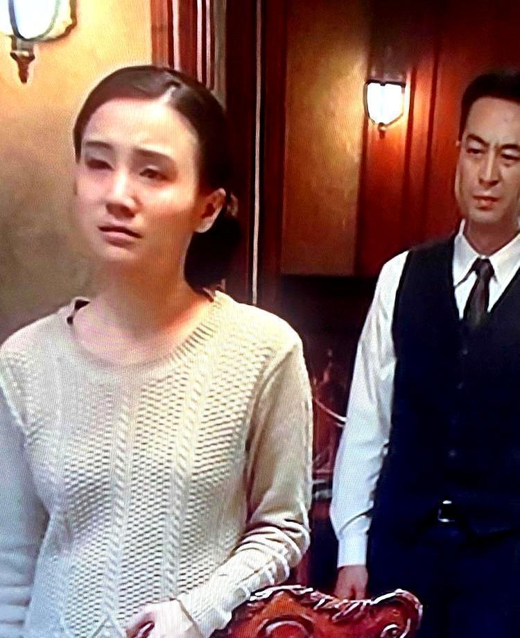 “让他滚，我也滚。”拍《悬崖》，张嘉译把歌手孙浩塞进组里演“刘魁”。导演脸