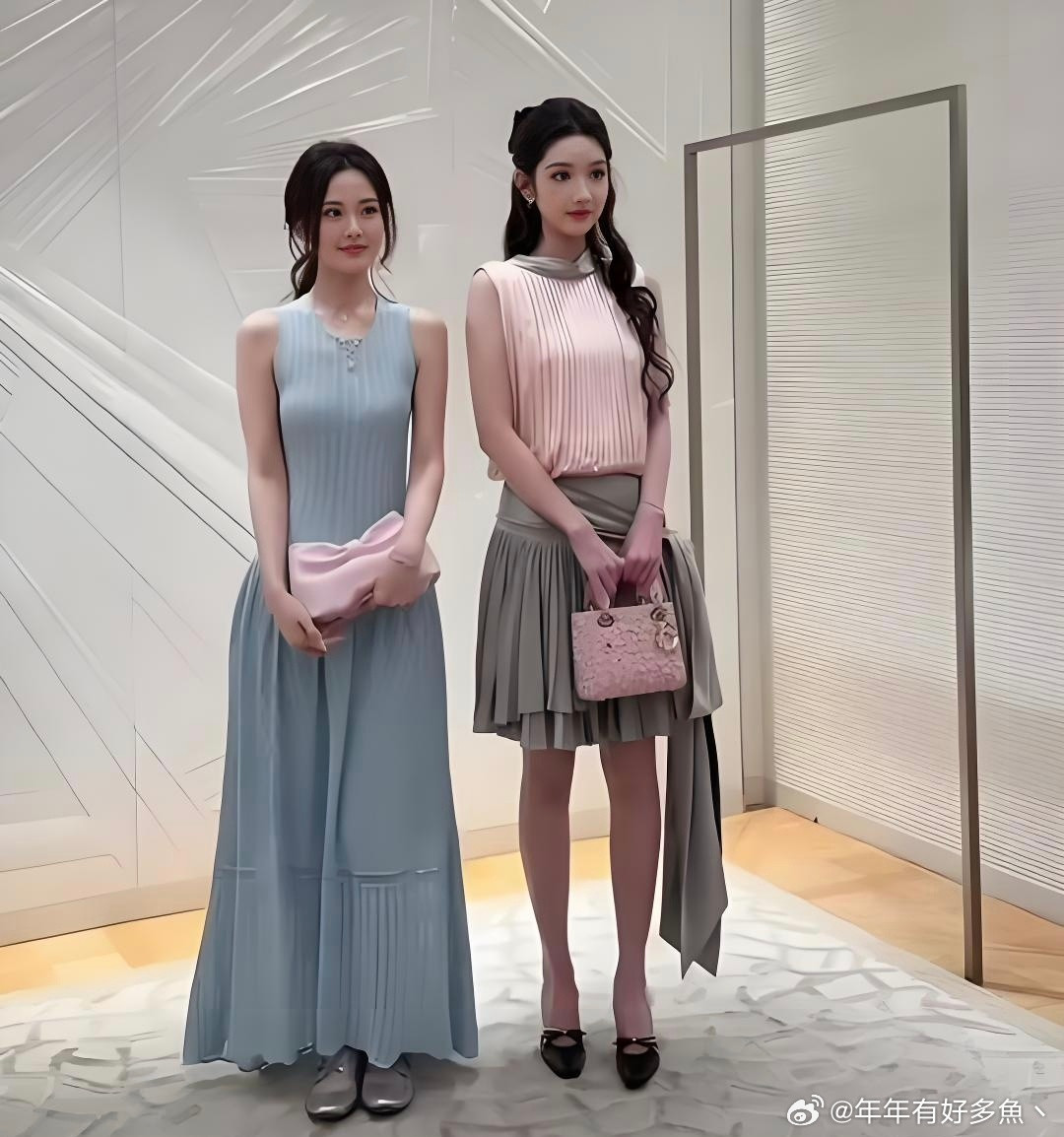 这就是网红和明星的区别！王玉雯精致小巧还有大长腿，网红感觉有点太胖了！