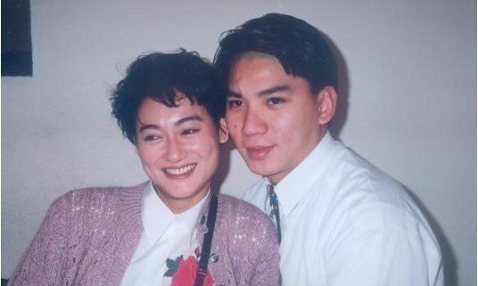 1988年，距“三级艳后”叶玉卿拍下露两点的周刊照还有2年，28岁的惠英红