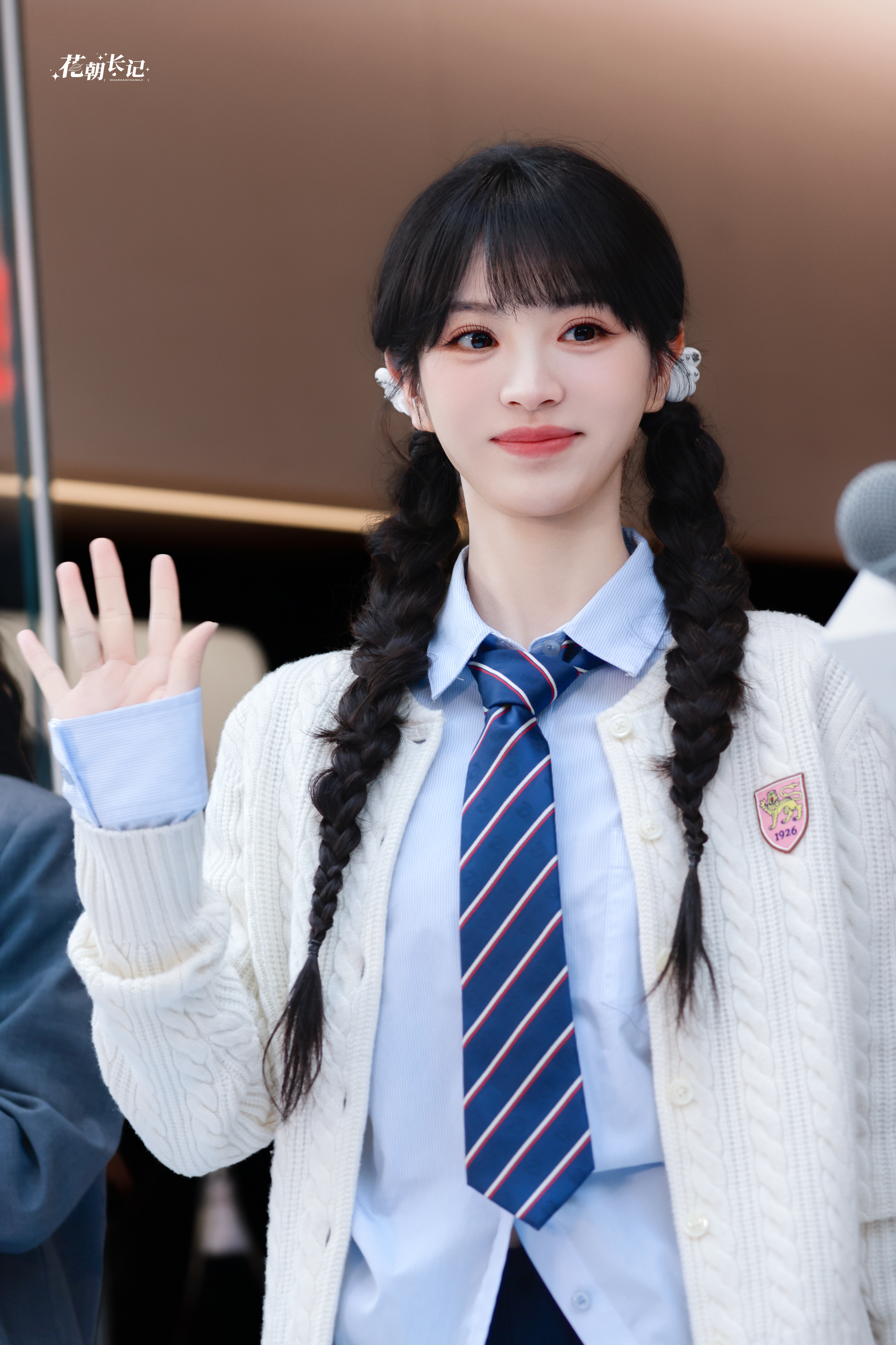 田曦薇 双麻花辫也太甜了吧！眉眼弯弯的样子，甜到心坎里了✨田曦薇田曦薇听到粉