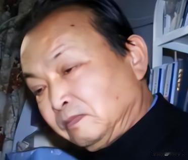 退休老教师在毒窝卧底11年，送出900多条秘密情报，谁知突然有一天，毒贩家的厨子