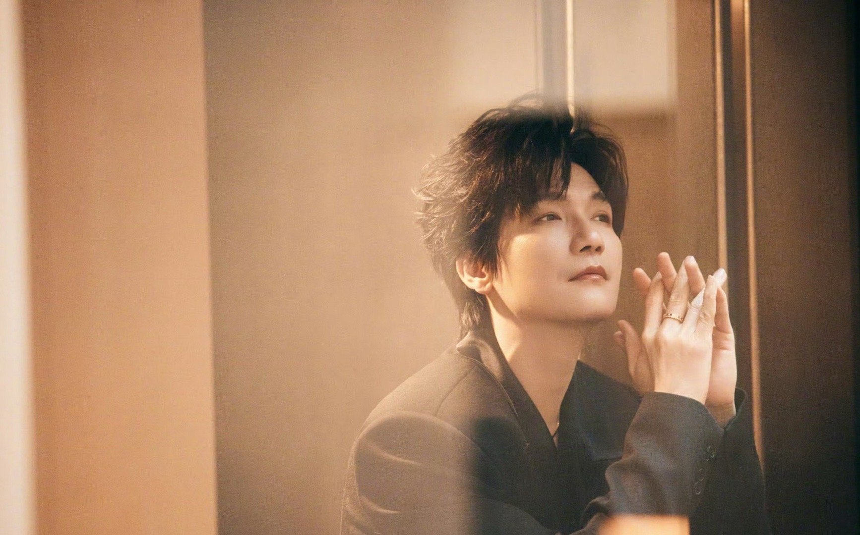 陈楚生晚礼服夯爆了电吉他一响直接点燃舞台！改编版《晚礼服》节奏张力爆表，唱跳弹