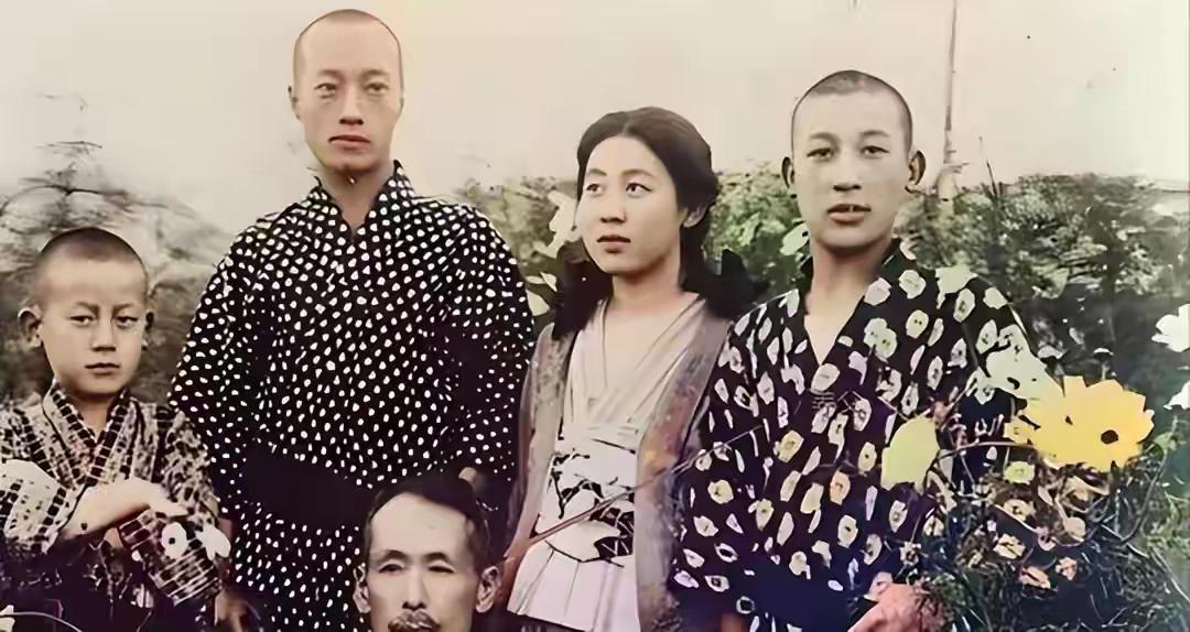 这就是汉奸川岛芳子真实模样，被日本养父玷污，为何甘愿当汉奸1948年3月25