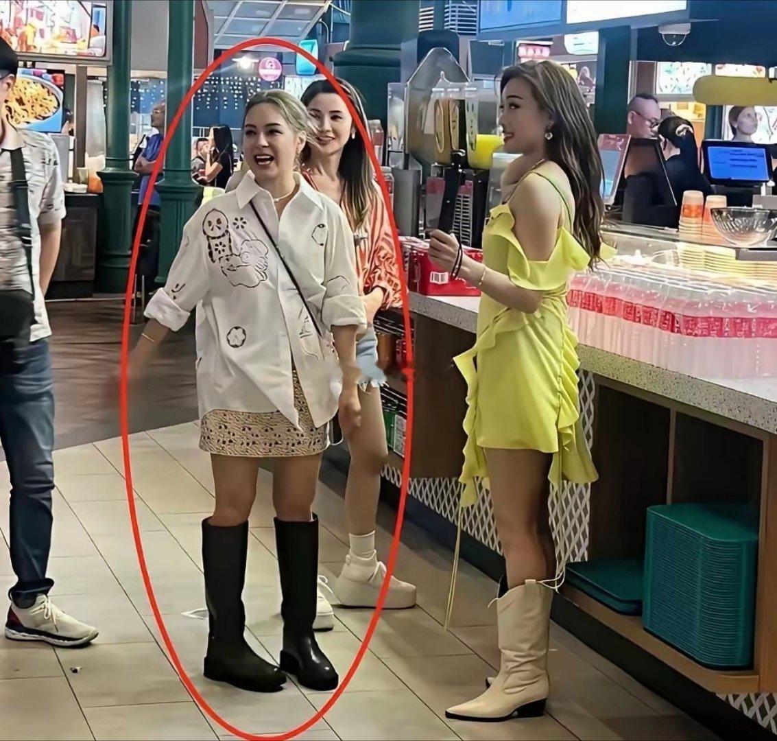 没有绯闻没有负面，虽然变胖了，但依旧美的很突出。