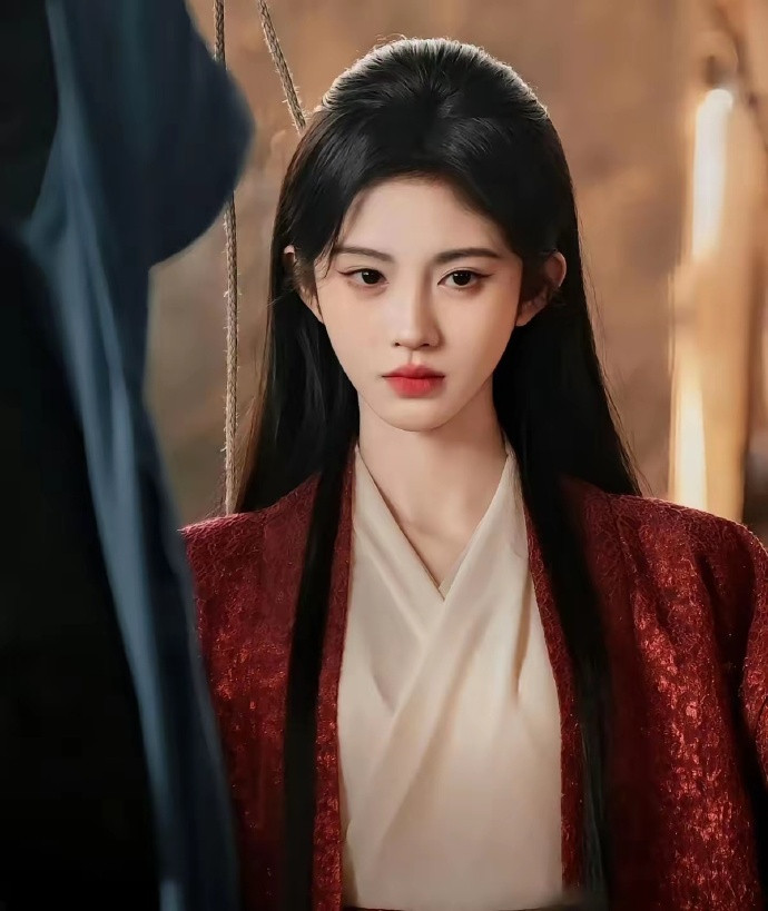 郭敬明团队全员没睡，对《月鳞绮纪》进行定剪。早九点，发博表示：舍不得剪完，看来