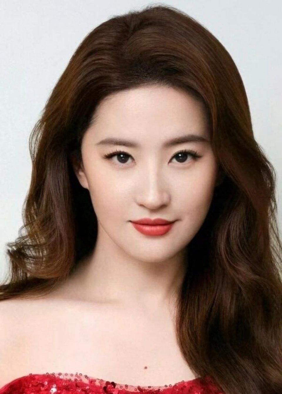 刘亦菲入选VOGUE最佳造型刘亦菲入选VOGUE最佳造型堪称实至名归的“时尚叙事