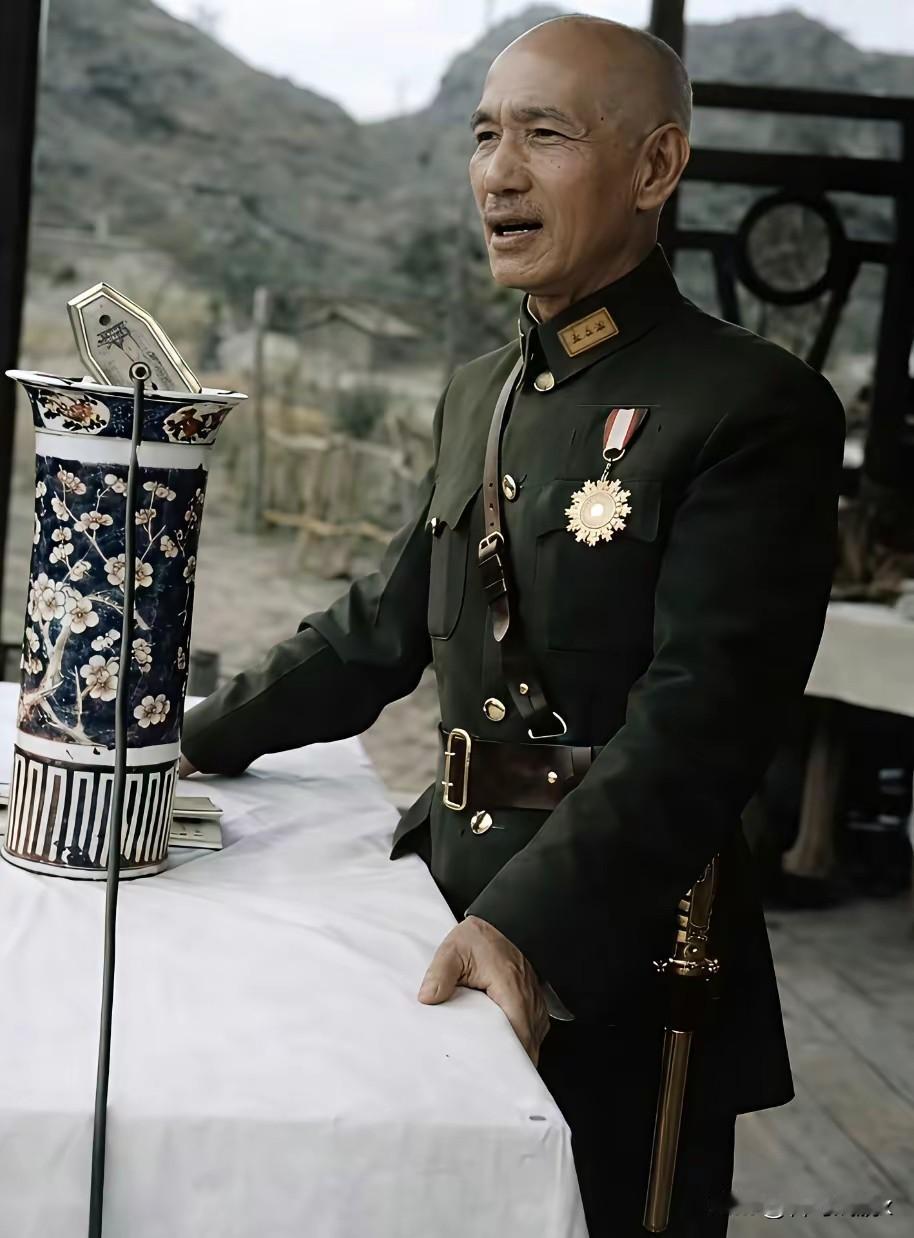 最近网上关于网传蒋介石拟迁葬大陆的话题，一下子吵翻了全网，无数网友纷纷表态，情绪
