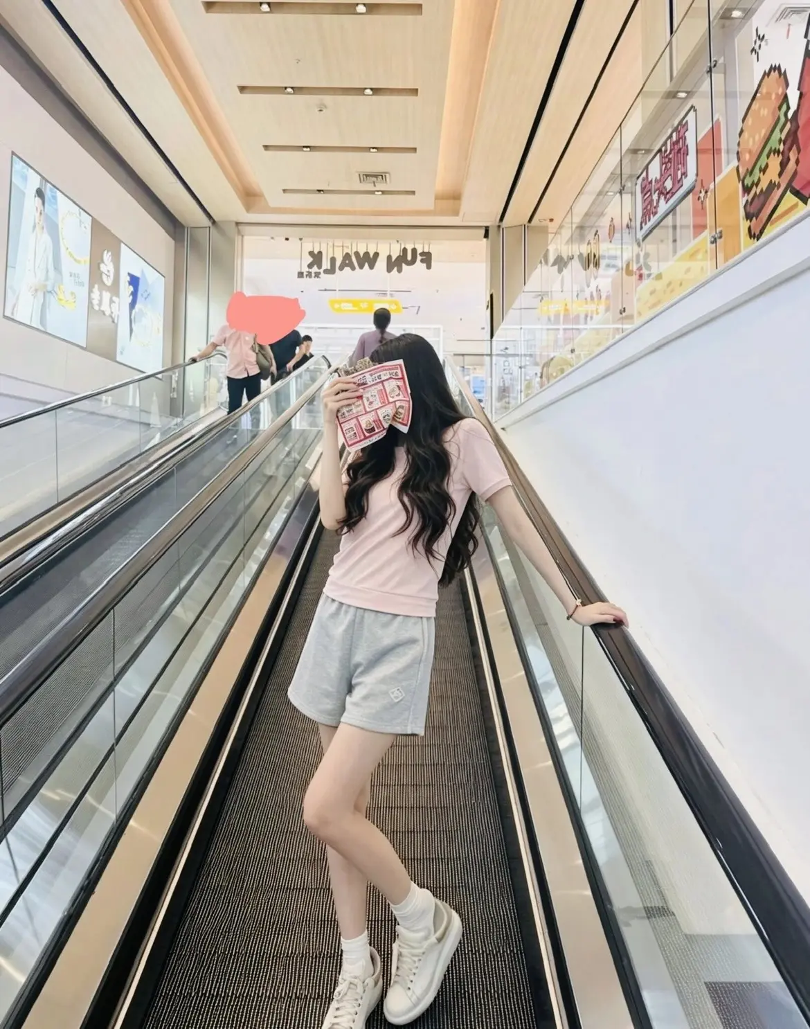 出来逛街咯喂