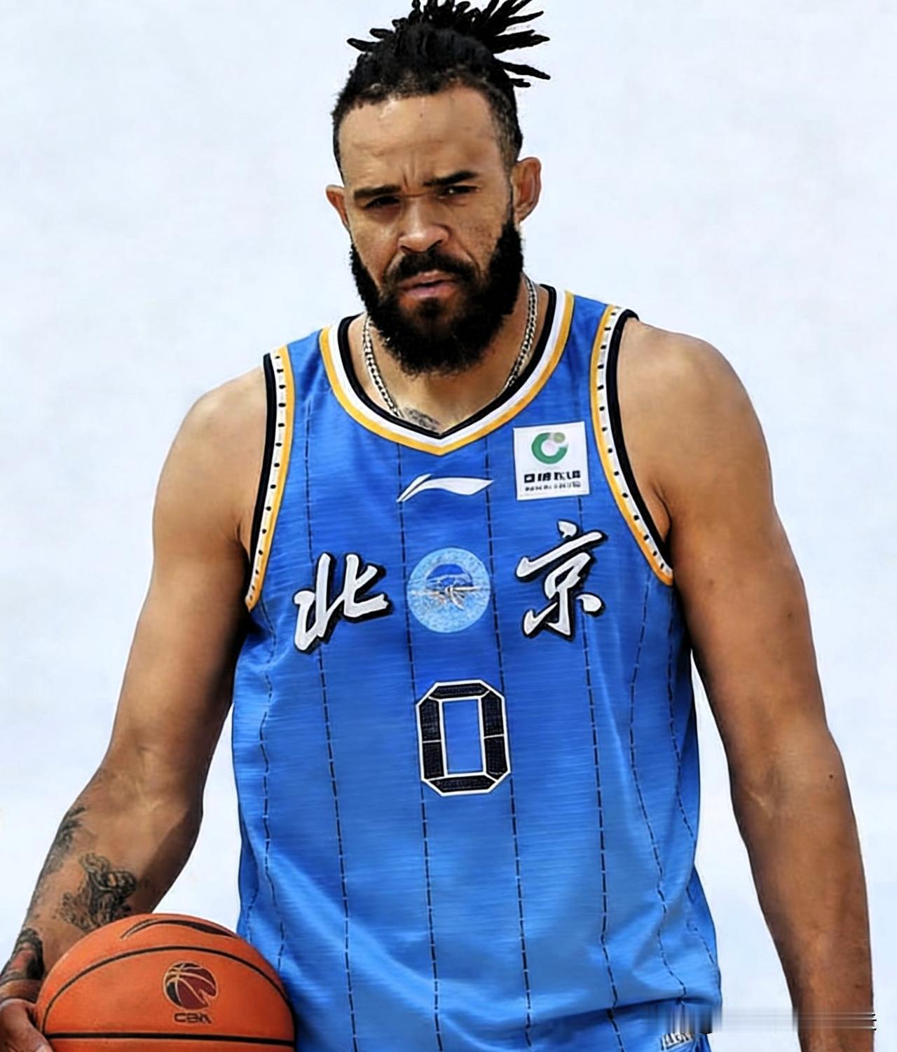 北京拿下麦基配周琦，上海坐拥白边＋洛夫顿，广东想要拿冠军更难了！媒体人付政浩：麦