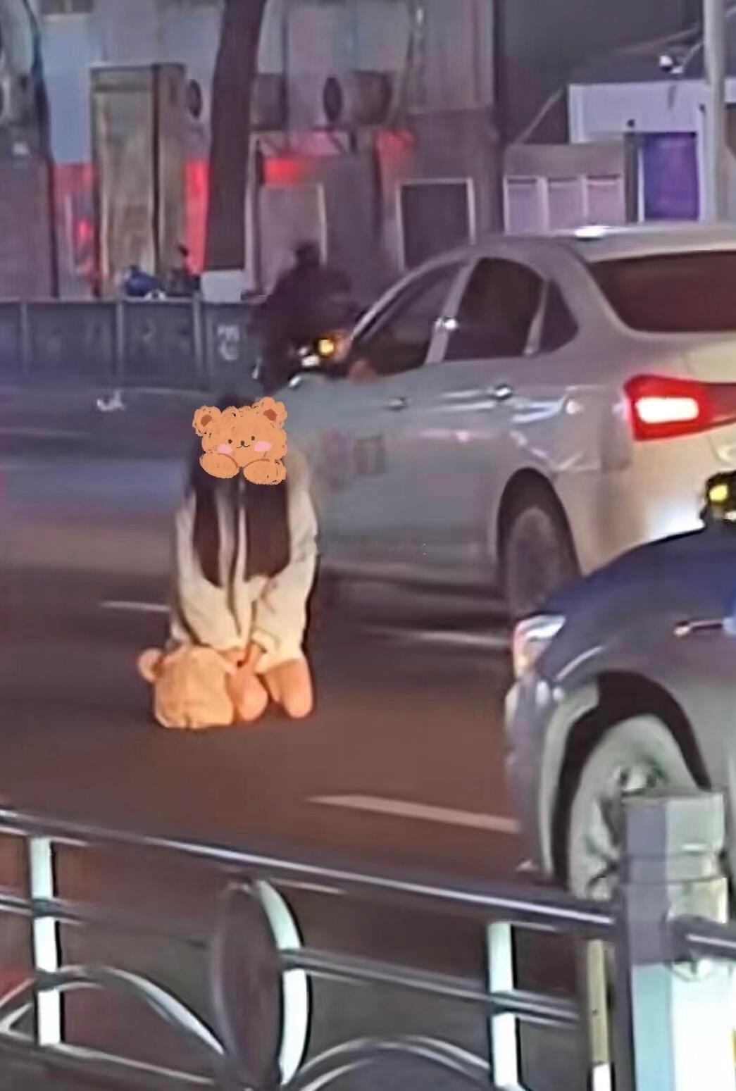 优质男大部分真的都在大学里被女生预定了吗？网友分享，你能让一个农民的儿子和一个乘