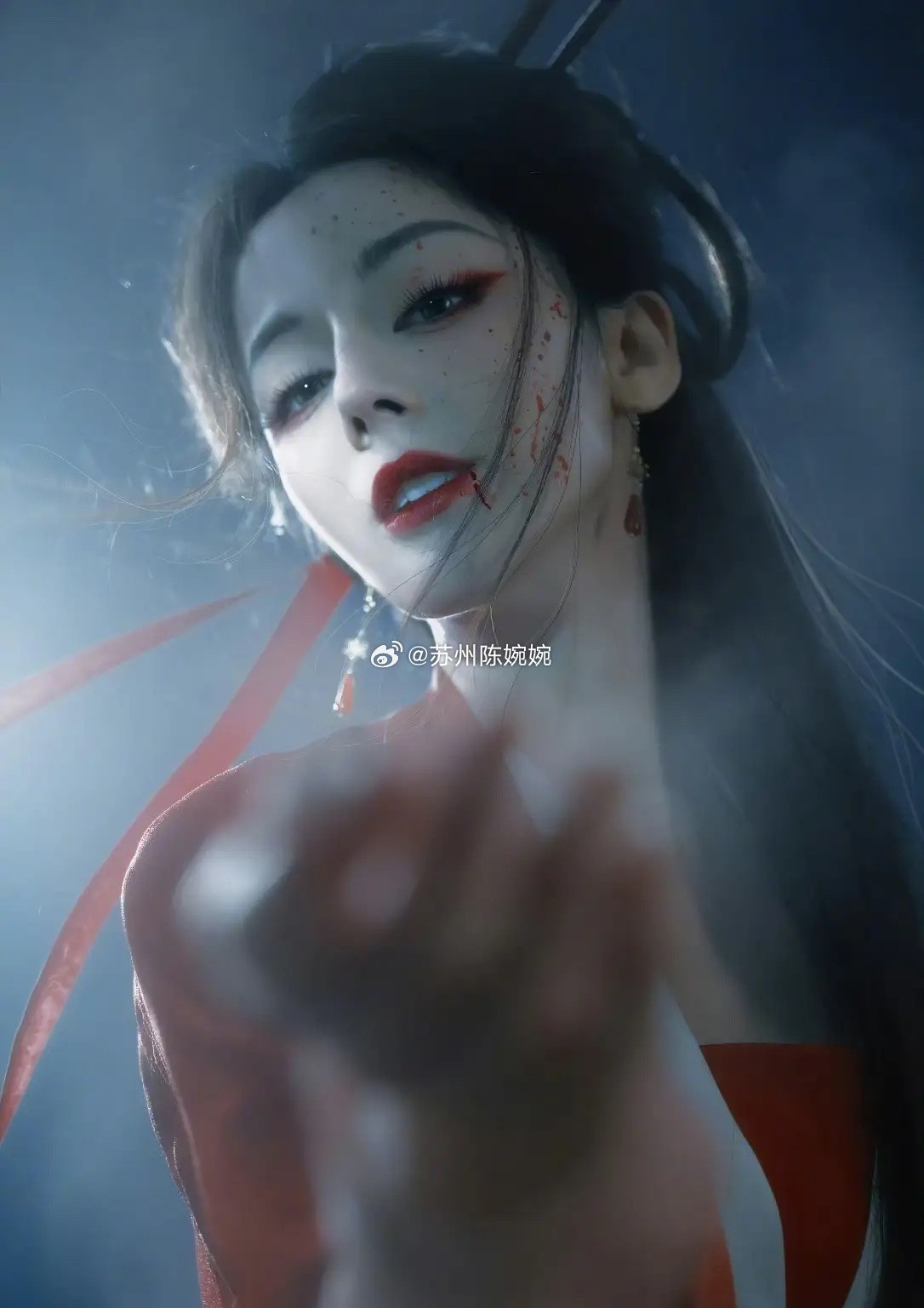 曝迪丽热巴不续约嘉行经过迪拜事件的迪丽热巴被爆不会和老东家嘉行传媒续约，13年