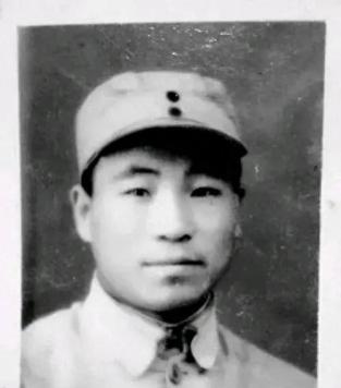 1952年，志愿军哨兵执行站岗任务时，不打招呼，擅离职守，整个团部找他找疯了。次