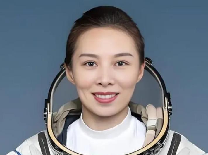 为什么上太空要带一名女航天员？神舟乘组名单一出来，只要有女航天员，评论区准有人问