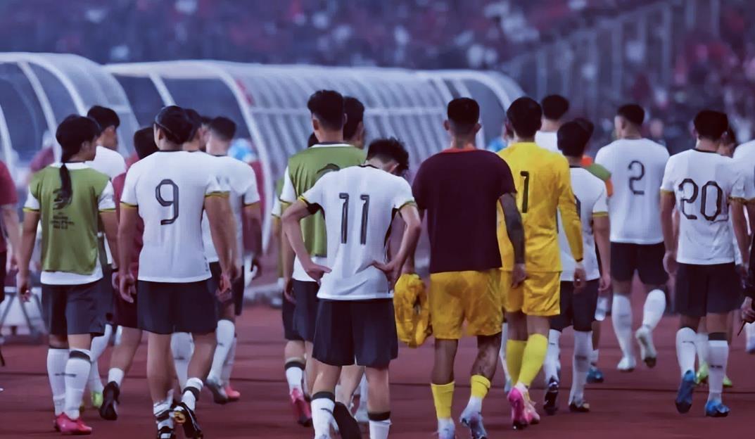 西班牙媒体（阿斯报）一语点醒梦中人：奇怪的事情正在发生。中国14亿人口中，竟然找