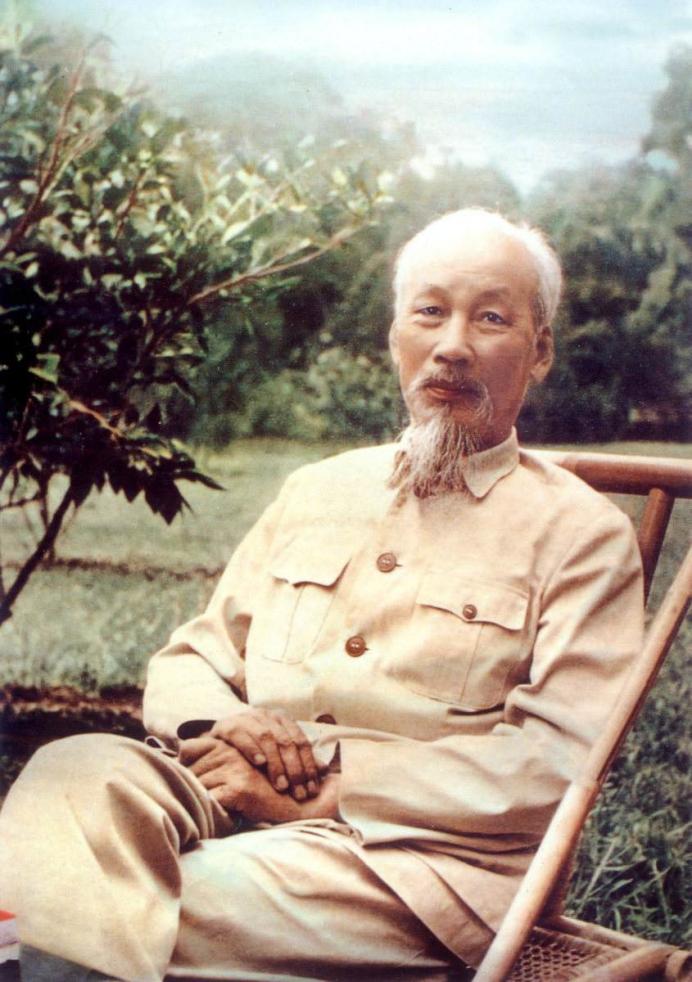 1969年，越南主席胡志明与世长辞消息传到中央，周总理亲自指示驻越大使千