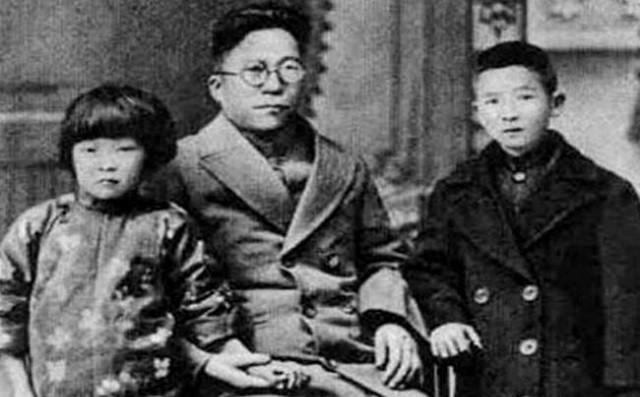 1949年，杀害过小萝卜头的国民党特务杨钦典偷偷将19名革命志士放出监狱，这一举