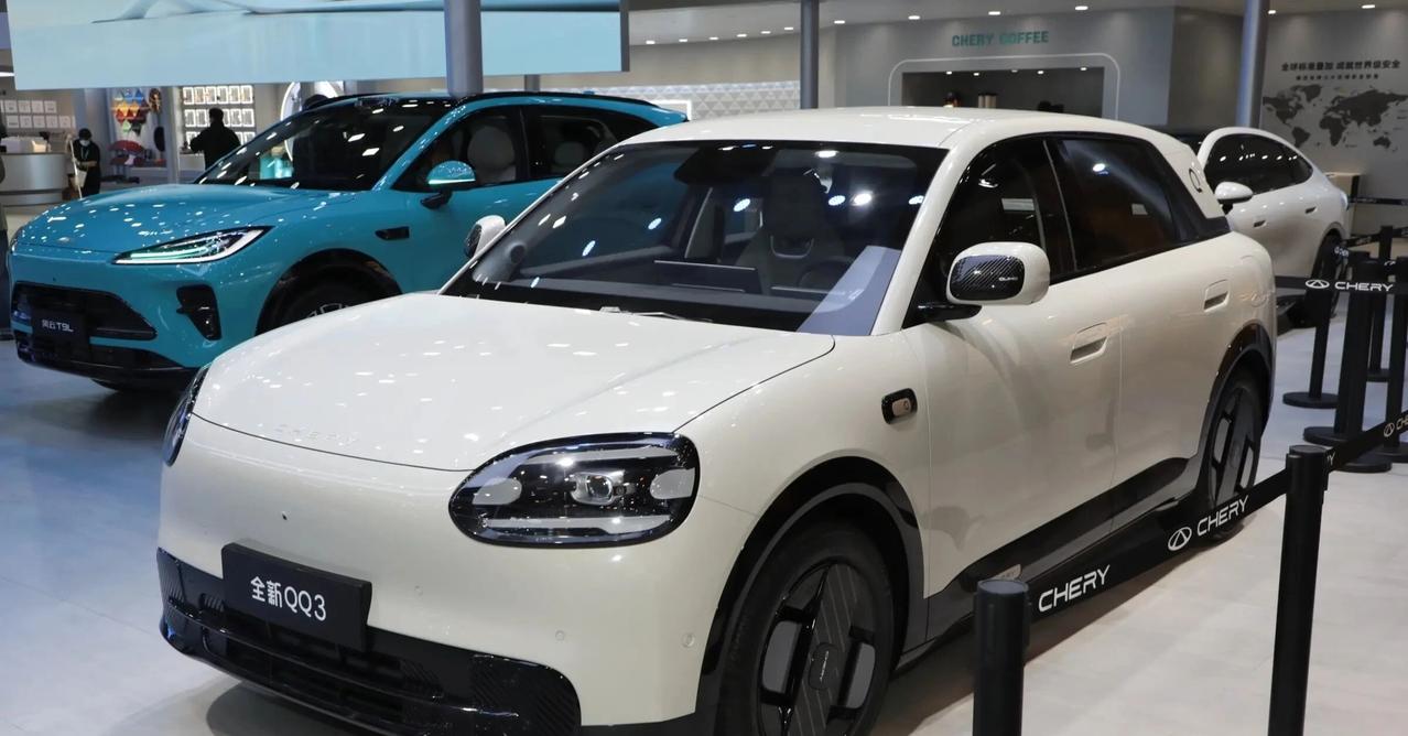 国民神车纯电回归！全新奇瑞QQ3即将上市承载一代人记忆的奇瑞QQ，如今以纯电身份