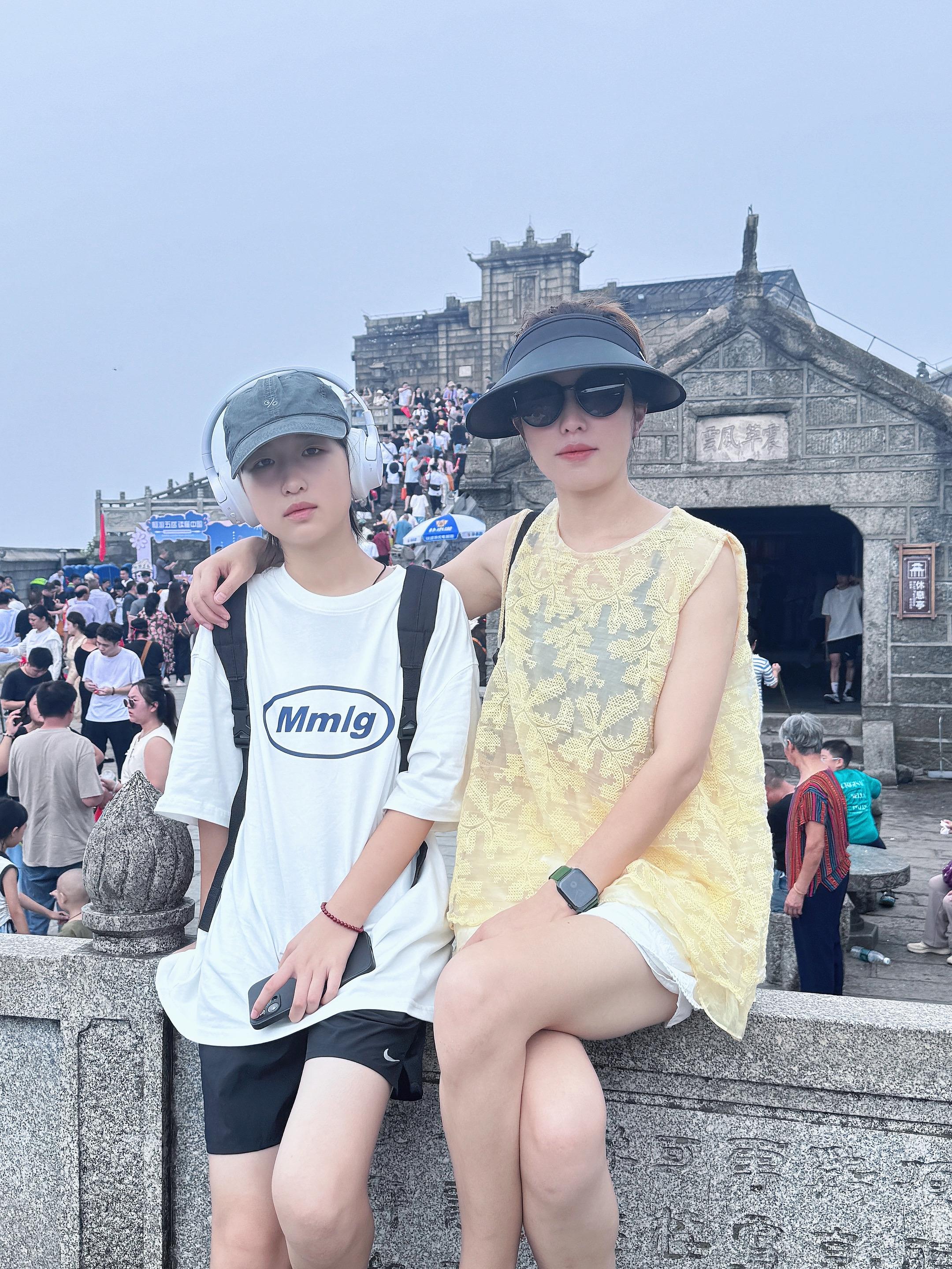 妈妈给你选错了爸爸，让你错失了童年该有的模样，没有祖辈的宠溺也没有全家...
