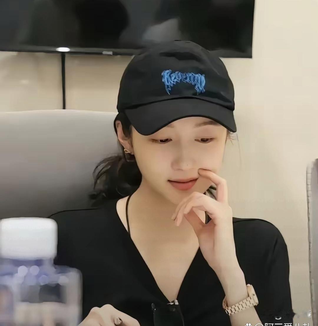 关晓彤素颜状﻿⁠态真不错，清‎纯又⁠﻿好看﻿，特别自然。‏