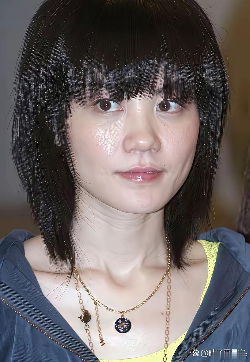 天后王菲年轻时候美不美，看看这一组素颜照就知道其庐山真面目了。