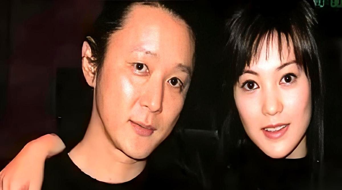 2004年，上海那栋比五星酒店还壕的宅子里，咖啡香得都快溢出屏幕了。“潘总”刚