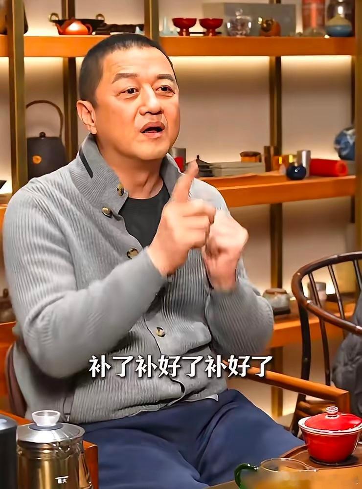 背债4千万，连吃一周外卖。李亚鹏直播说到这，话音都在抖。从一场失败的雪山投资开