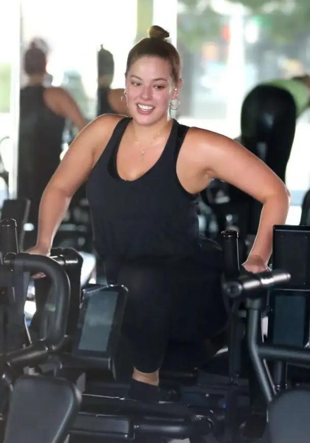 减肥时，饥饿感不是敌人，是身体在给你发“燃脂短信”——关键看你怎么回！0